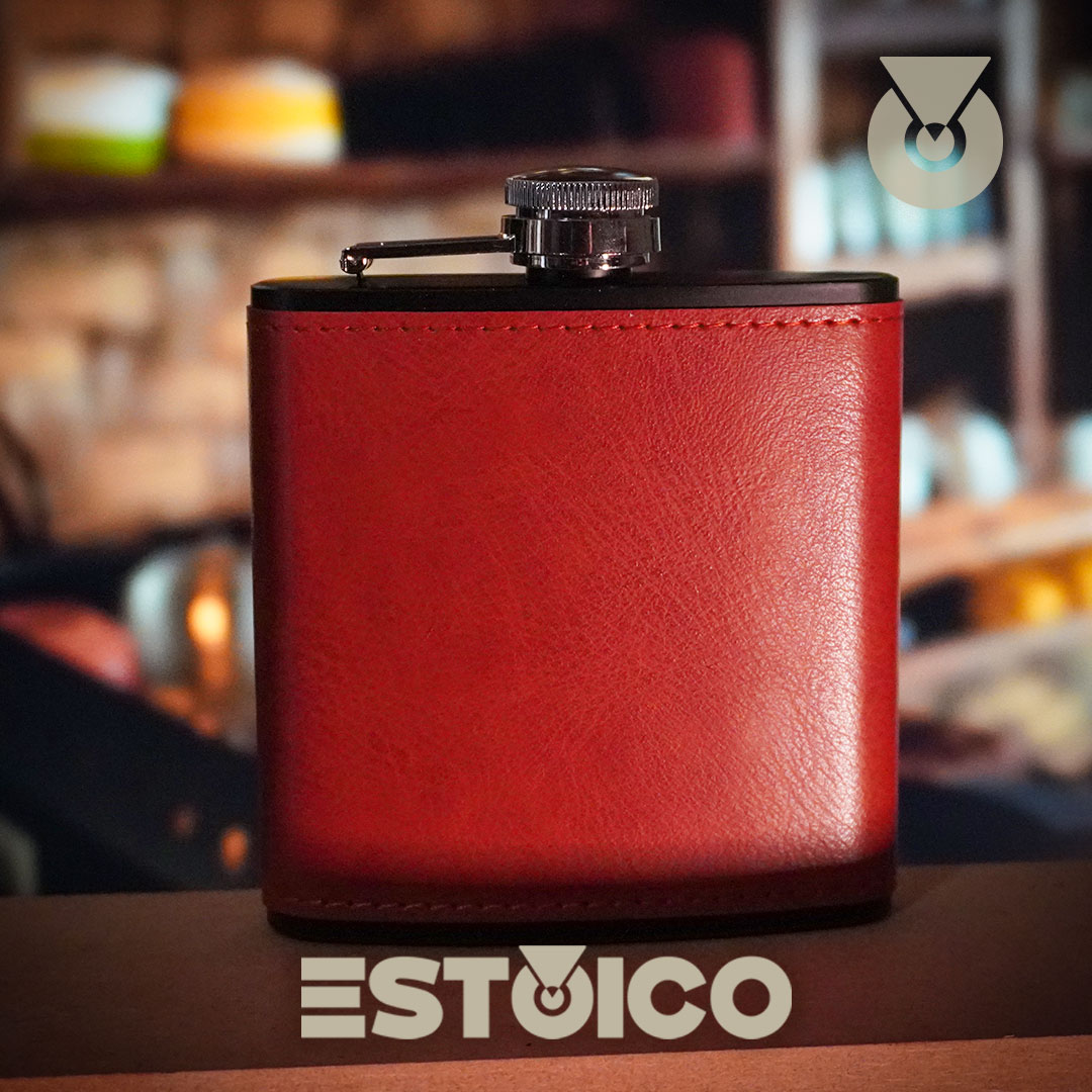 licorera portable, licorera cuero, licorera para Whiskey, tragos, licores, brindis, estoico, colombia, bogotá